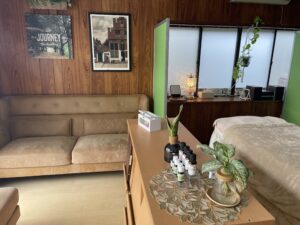 令和8年4月より下関市長府印内町の古民家サロンDankeにて出張治療を行います。 外出が難しい方へのお家訪問も可能ですのでお気軽にお問い合わせください。 (訪問日)毎週木曜日と月末の土曜日 詳しくはLINEやお電話で！